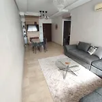 Chaleureux Appartement A 1 Min A Pied De La Mosquee Hassan II